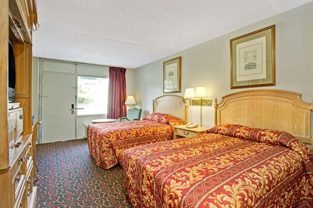Red Roof Inn Fredericksburg North Room photo