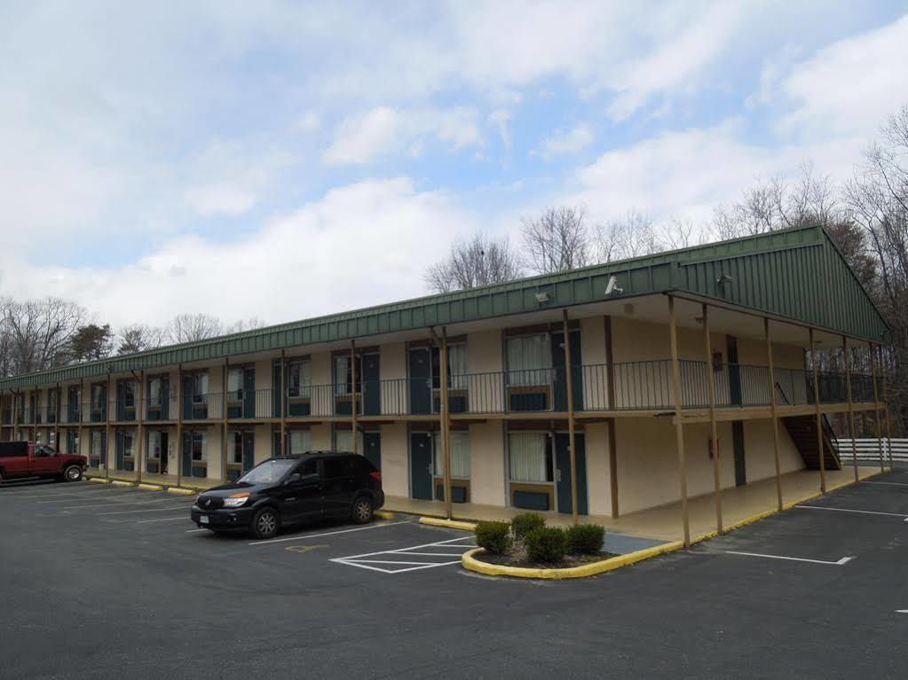 Red Roof Inn Fredericksburg North Exterior photo